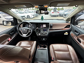 TOYOTA SIENNA 2019