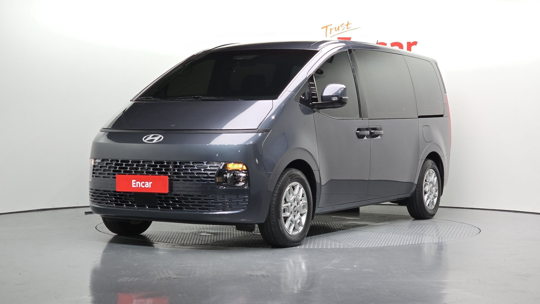 HYUNDAI STARIA 2024