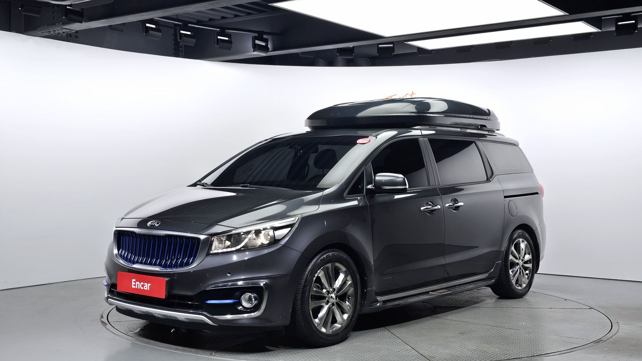 KIA CARNIVAL 2015