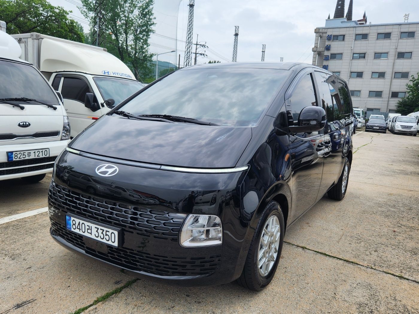 HYUNDAI STARIA 2024
