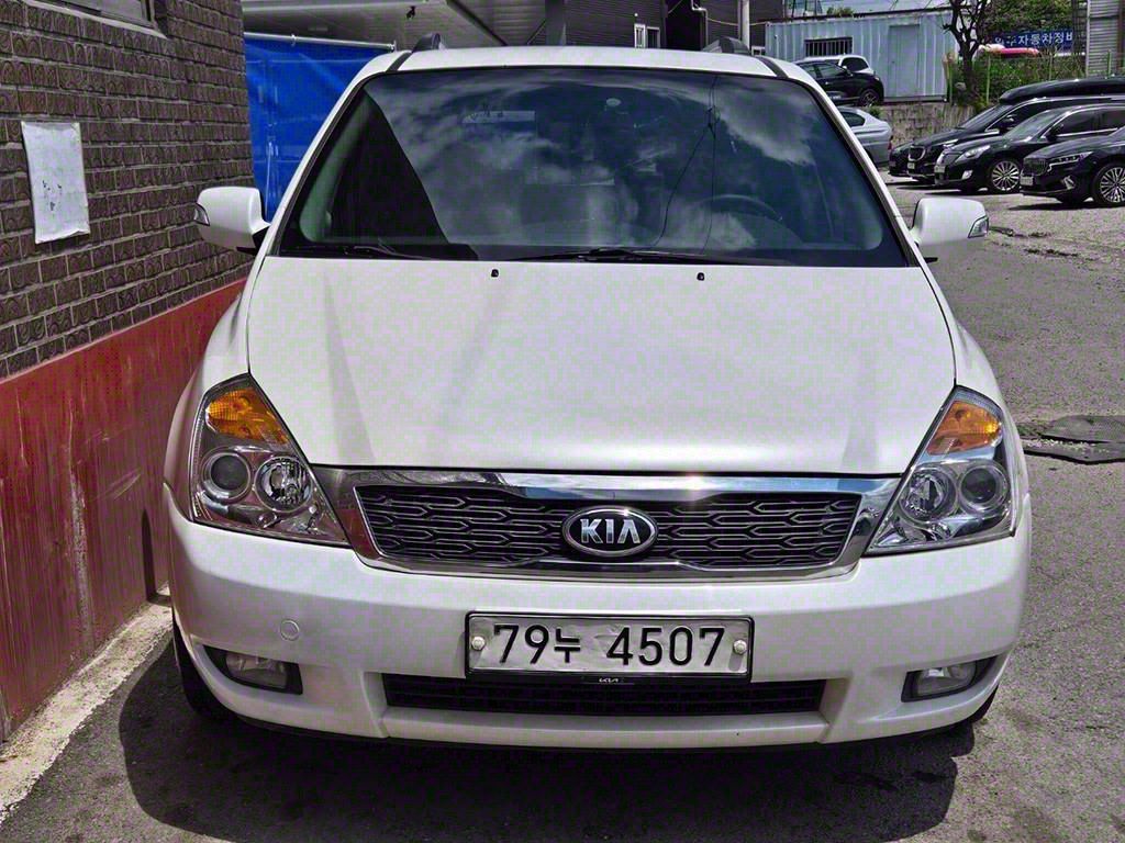 KIA CARNIVAL R 2013