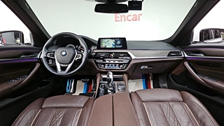 BMW 5-SERIES G30 2017