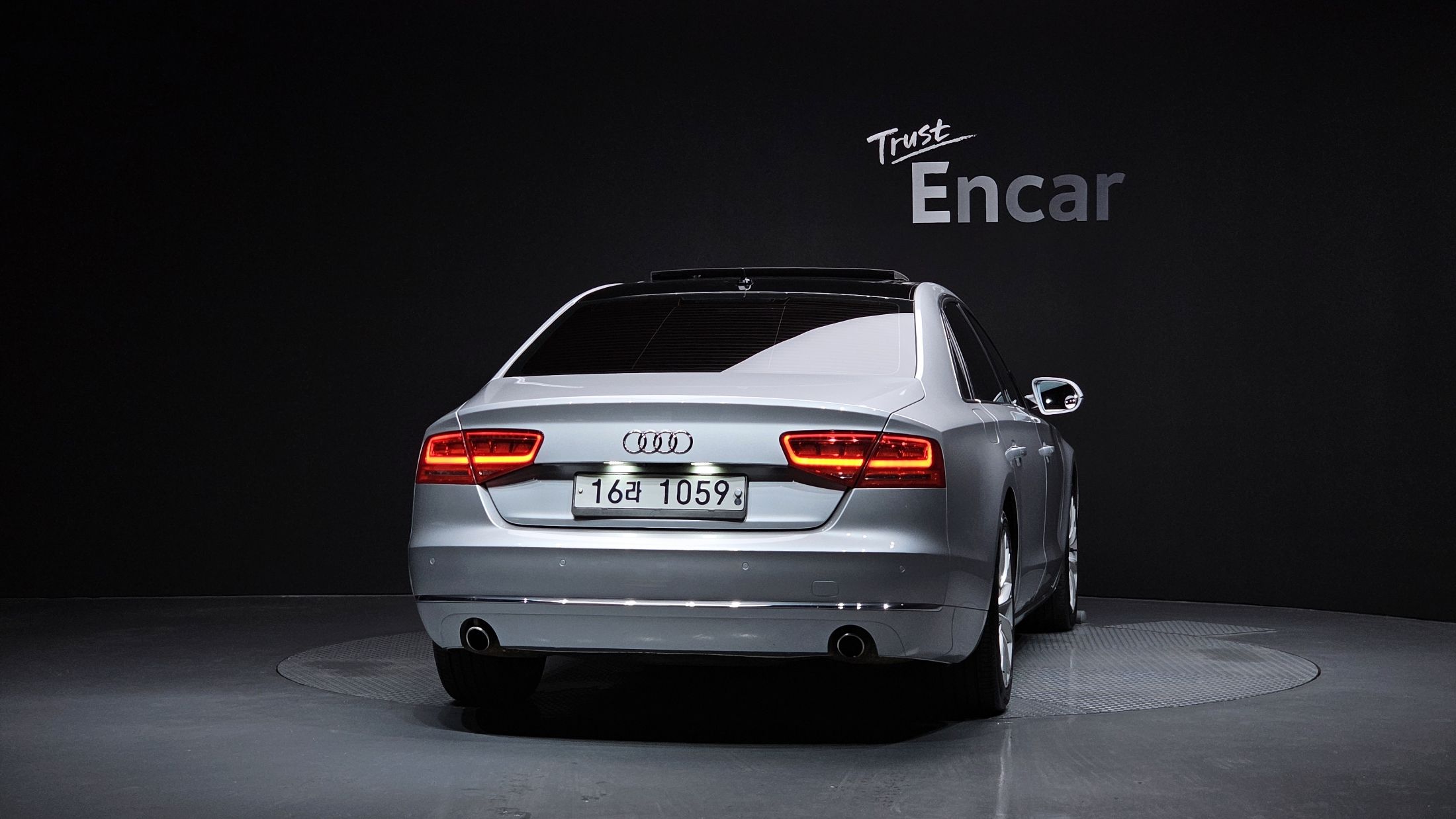 AUDI A8 2011