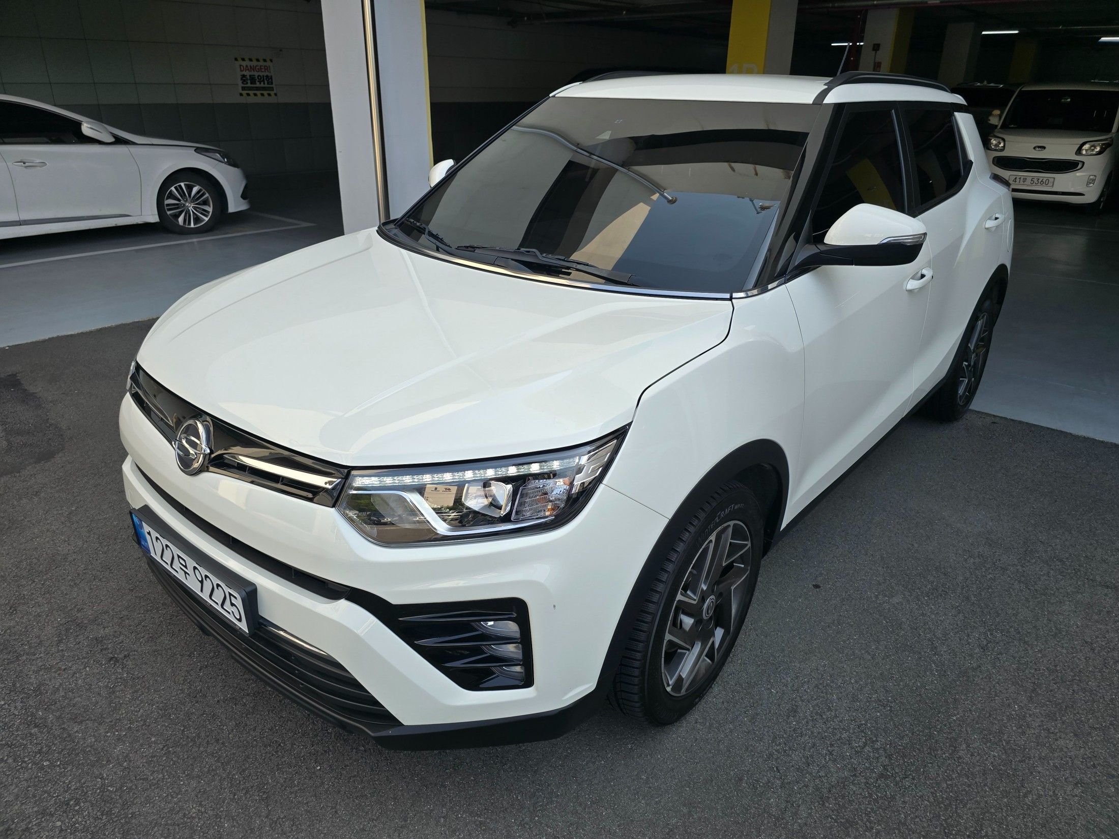 SSANGYONG TIVOLI VERY NEW 2021