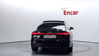 AUDI A7 4K 2023