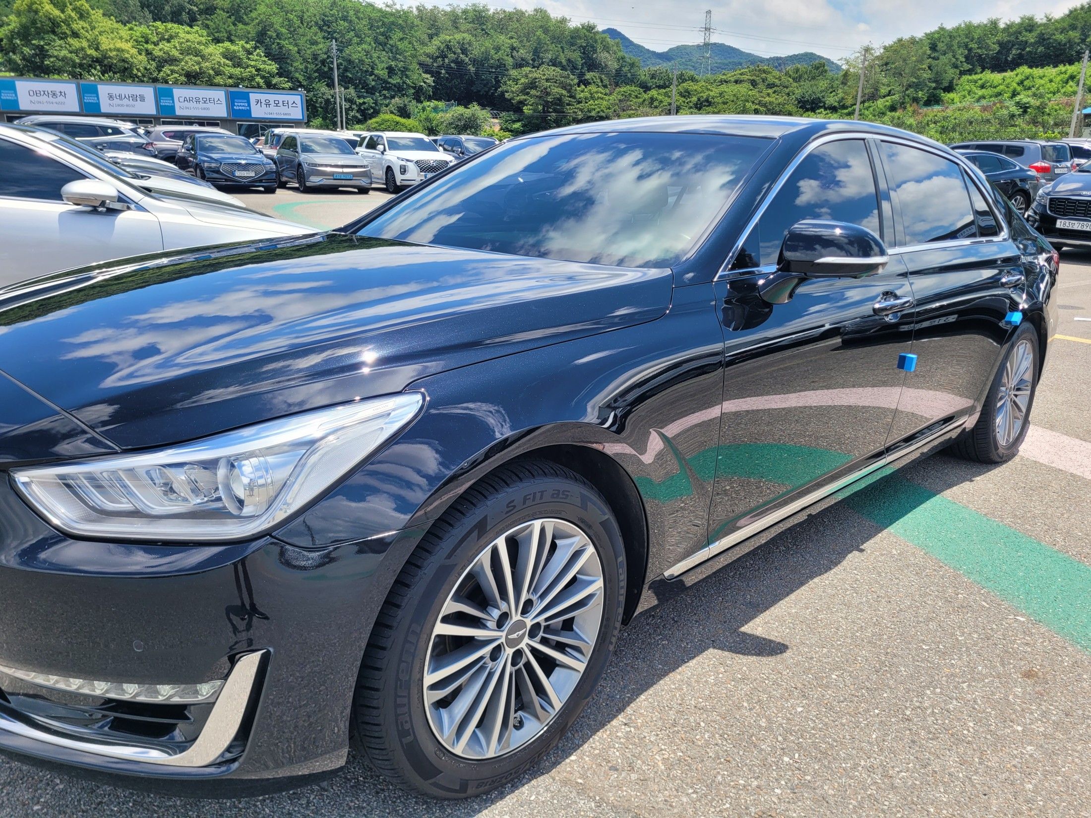 GENESIS EQ900 2016