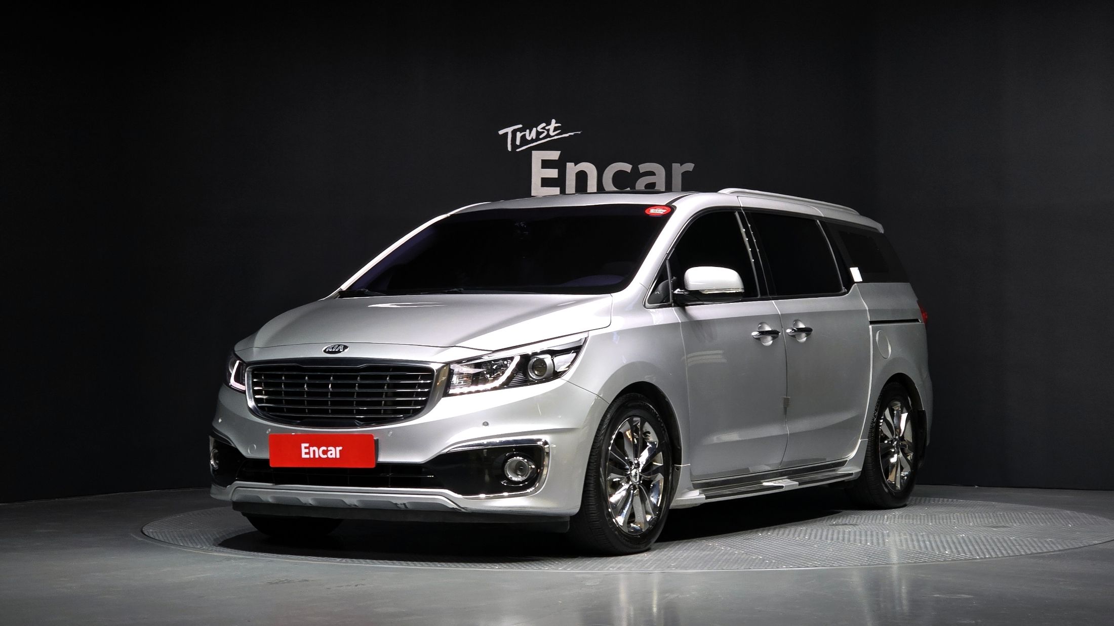 KIA CARNIVAL 2015