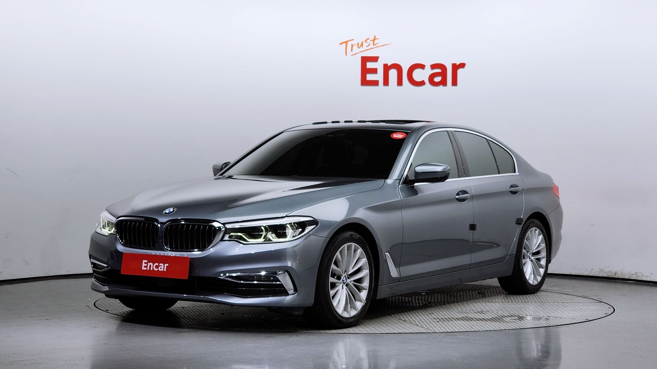 BMW 5-SERIES G30 2019