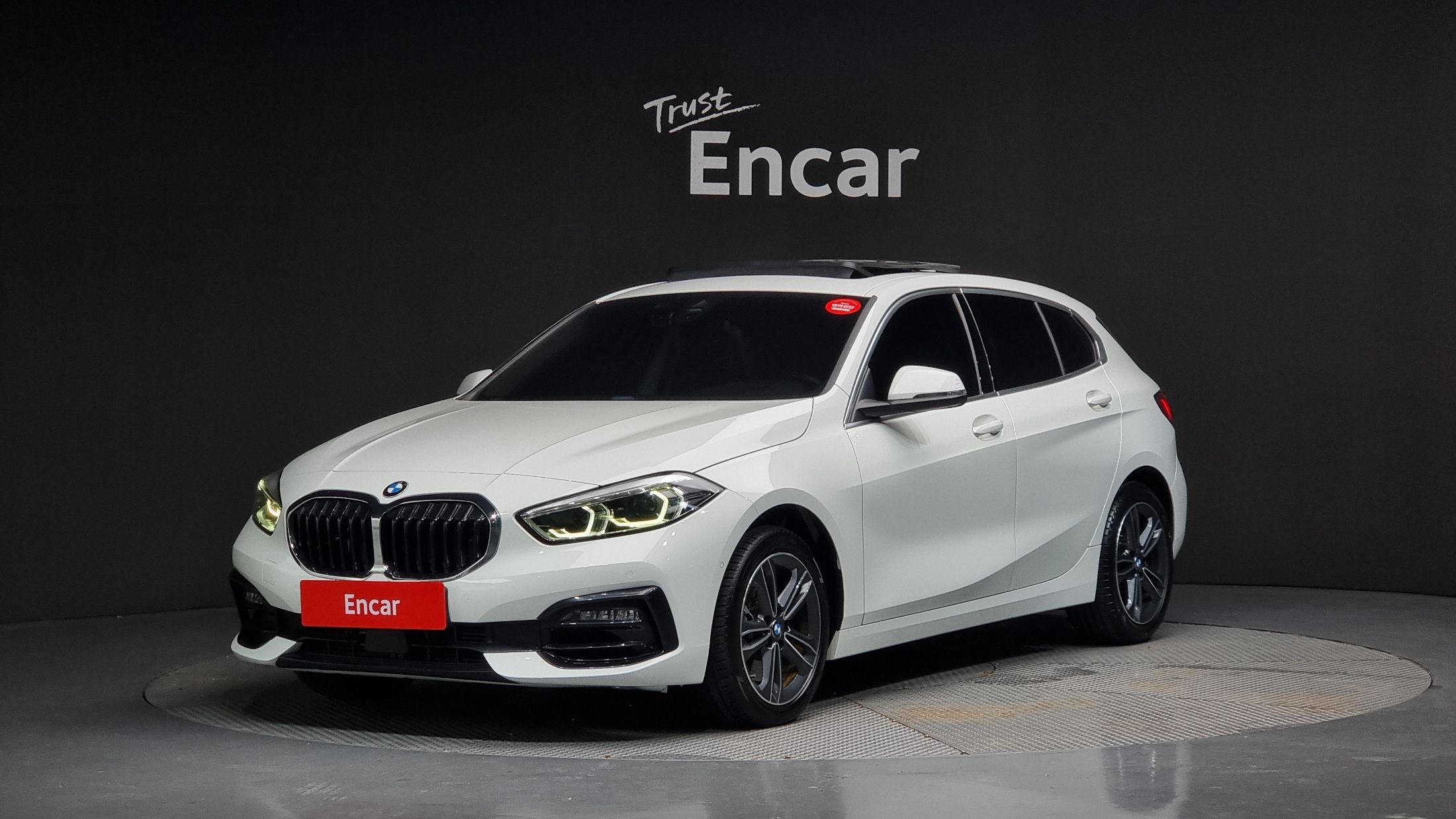 BMW 1-SERIES F40 2021