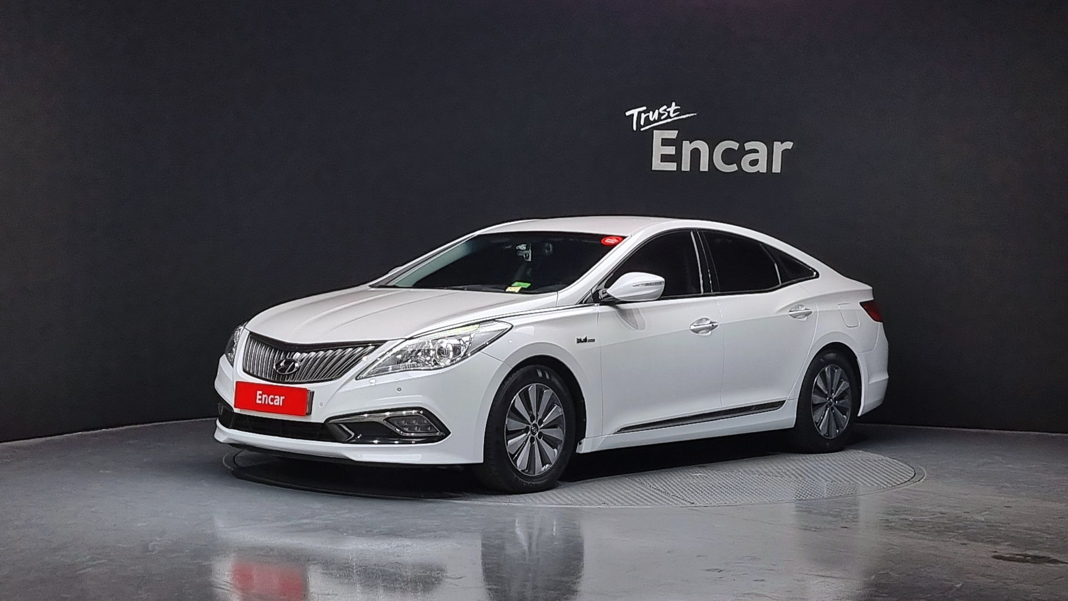 HYUNDAI GRANDEUR HG HYBRID 2015