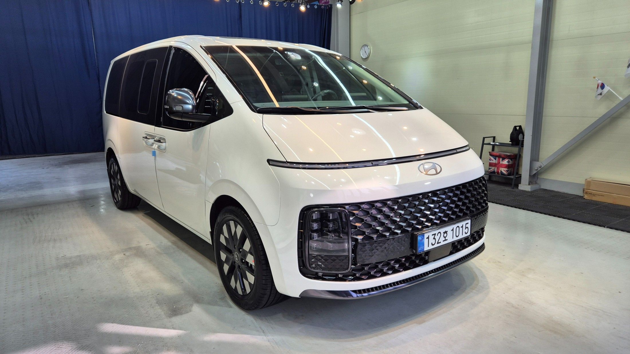 HYUNDAI STARIA 2025