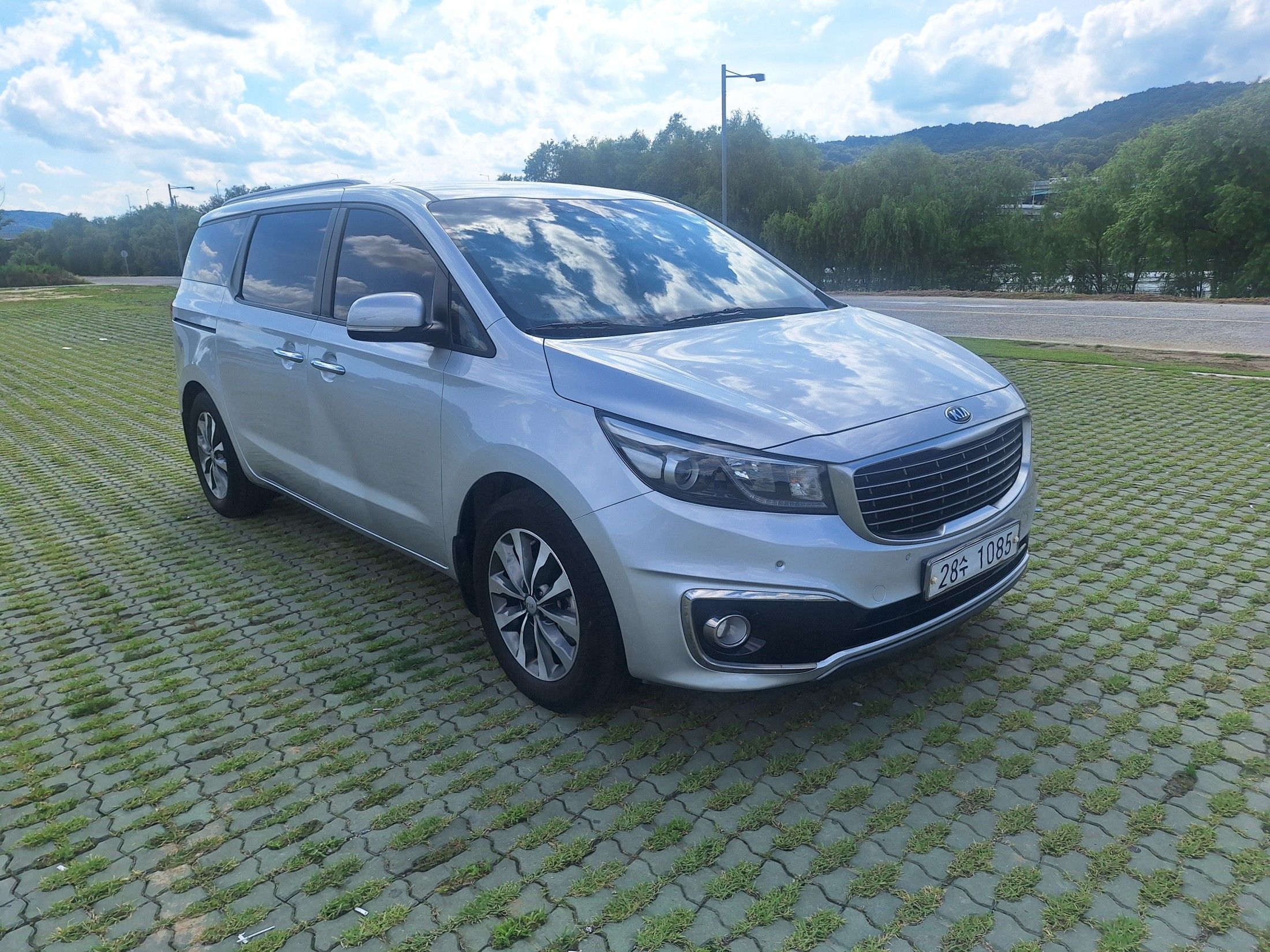 KIA CARNIVAL 2016