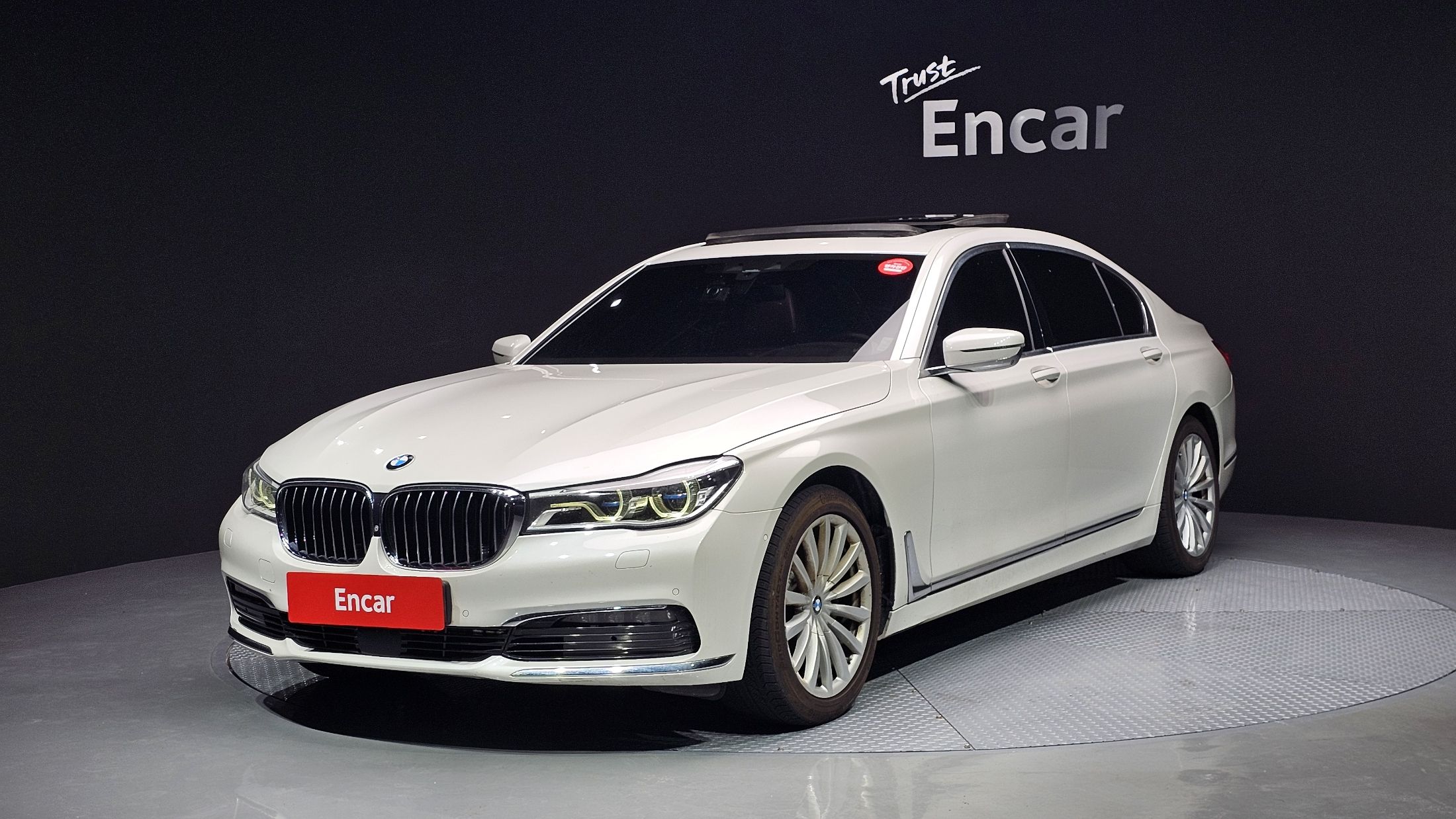 BMW 7-SERIES G11 2016