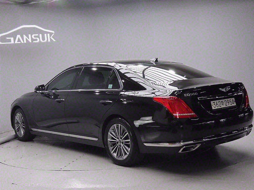 GENESIS EQ900 2016