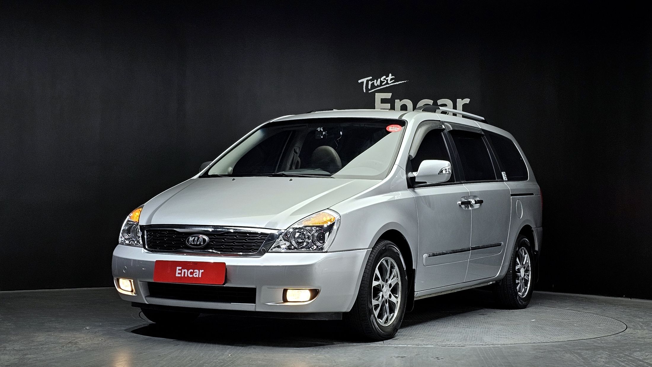 KIA CARNIVAL R