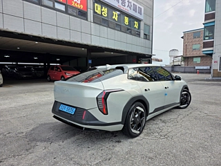 KIA EV4