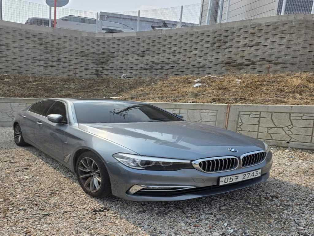 BMW 5-SERIES G30 2018