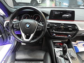 BMW 5-SERIES G30 2017