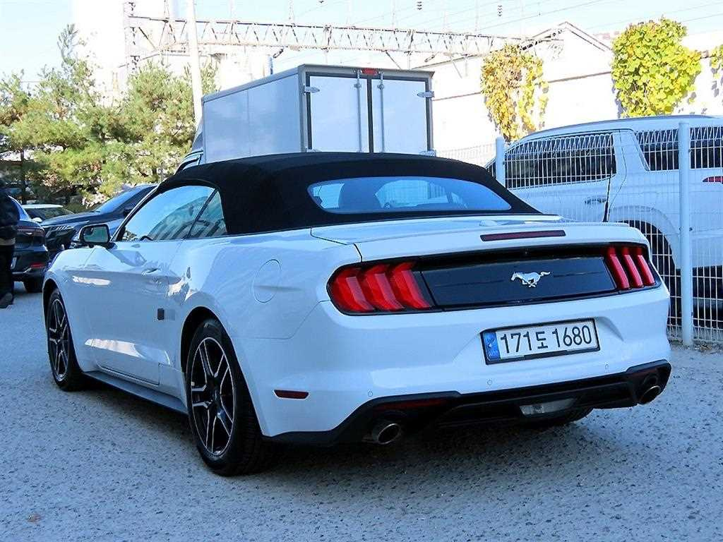 FORD MUSTANG 2020