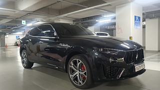 MASERATI LEVANTE 2020