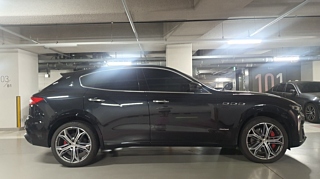 MASERATI LEVANTE 2020