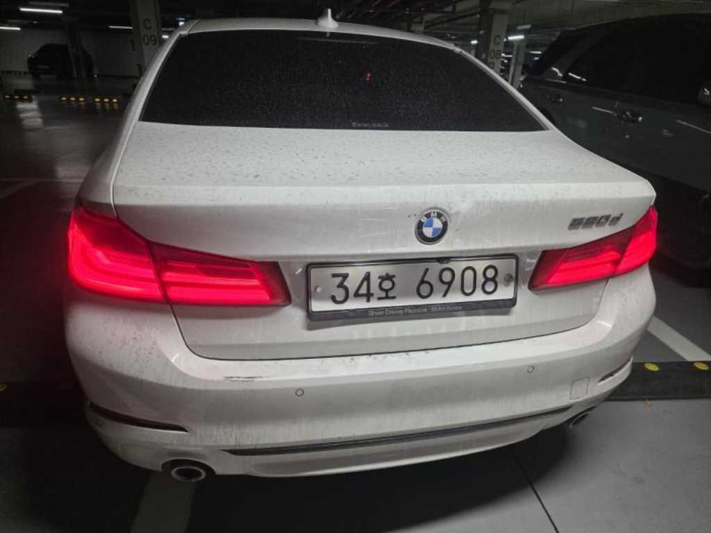 BMW 5-SERIES G30 2018