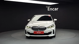 BMW 1-SERIES F40 2023