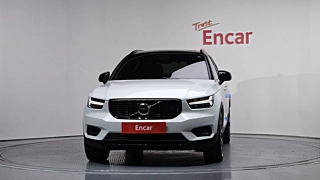 VOLVO XC40 2020