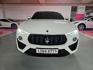 MASERATI LEVANTE 2020