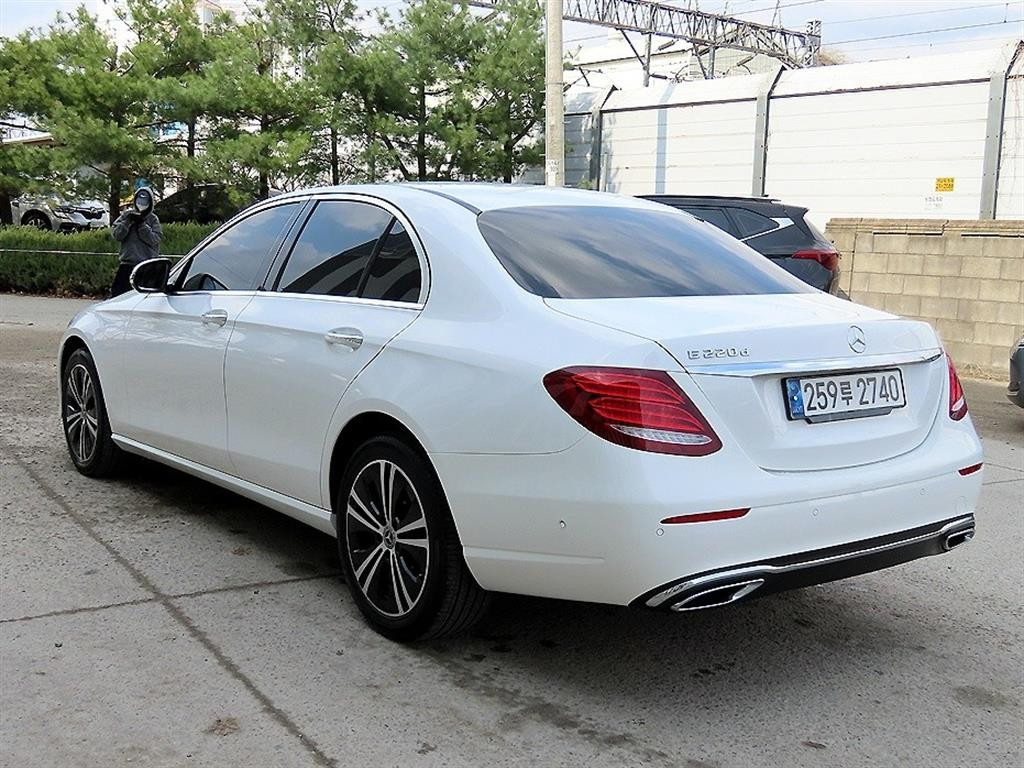 MERCEDES BENZ E-CLASS W213 2020