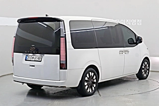 HYUNDAI STARIA 2023