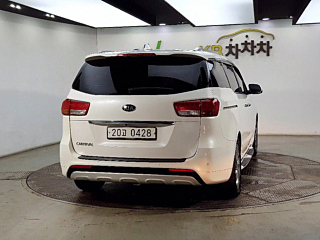 KIA CARNIVAL 2016