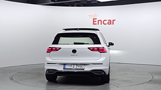 VOLKSWAGEN GOLF 2023