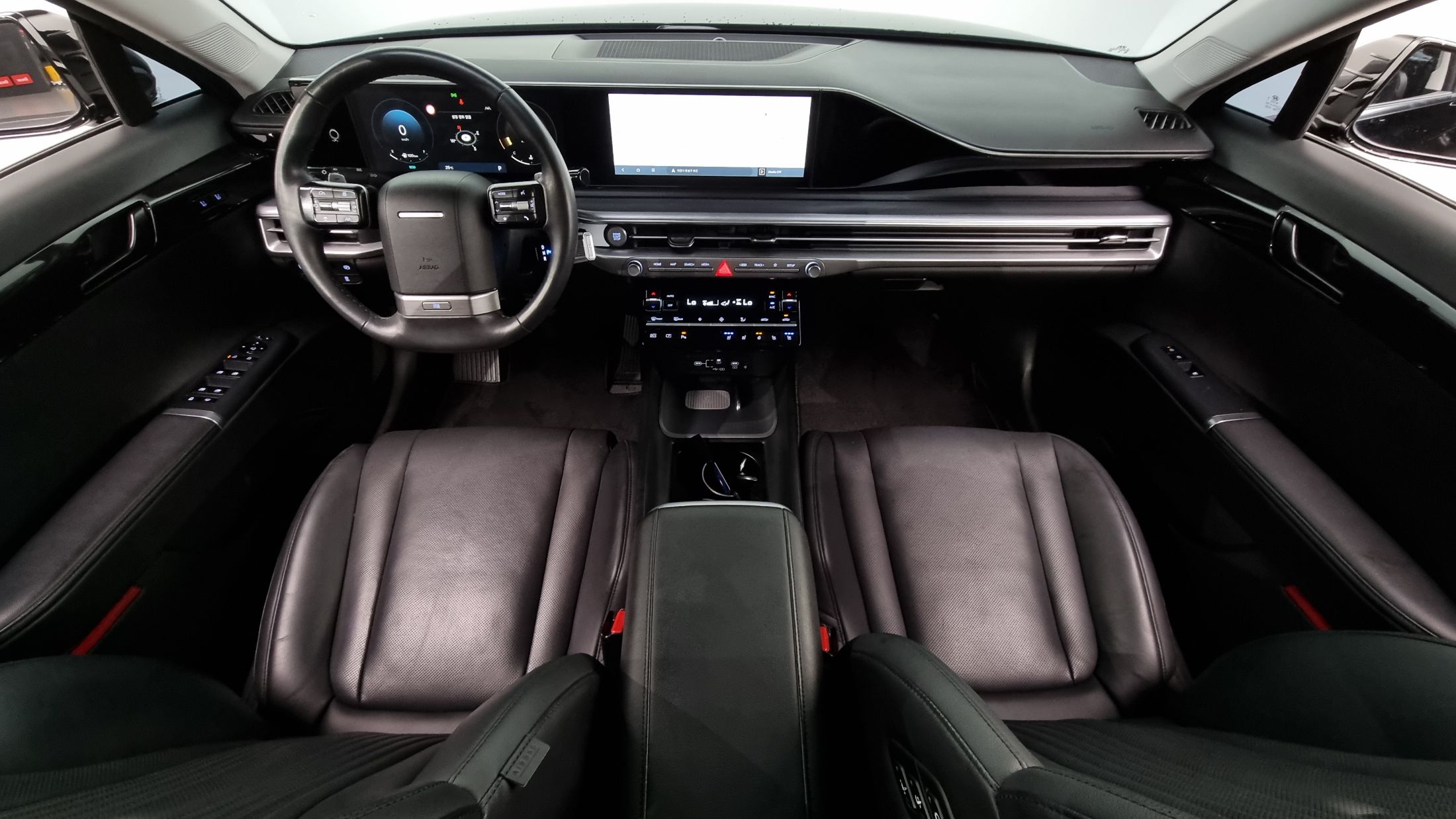 HYUNDAI GRANDEUR GN7 2023