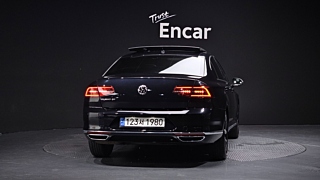 VOLKSWAGEN PASSAT GT B8 2018
