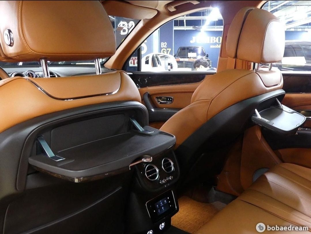 BENTLEY BENTAYGA 2020
