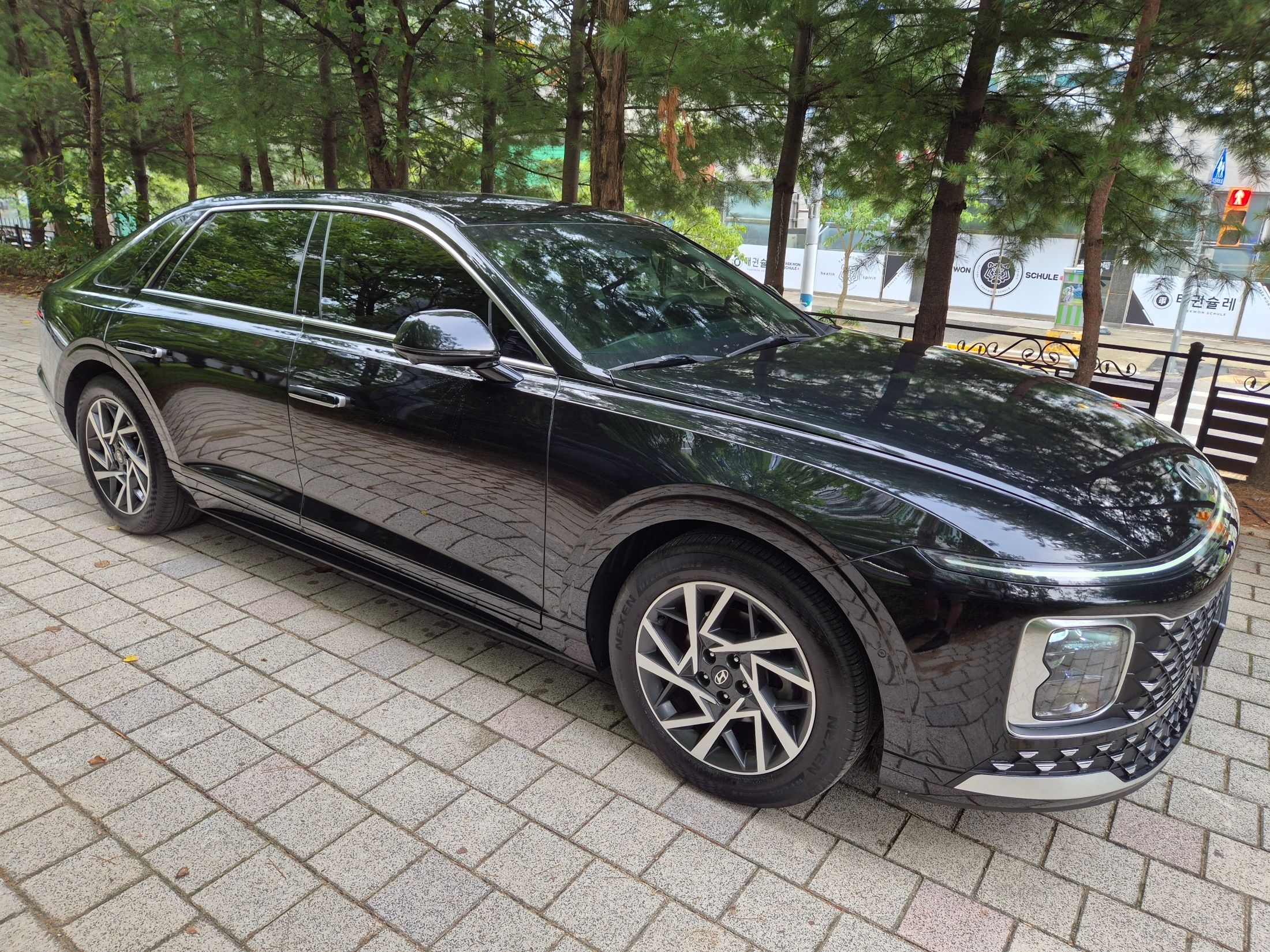 HYUNDAI GRANDEUR HYBRID GN7 2023