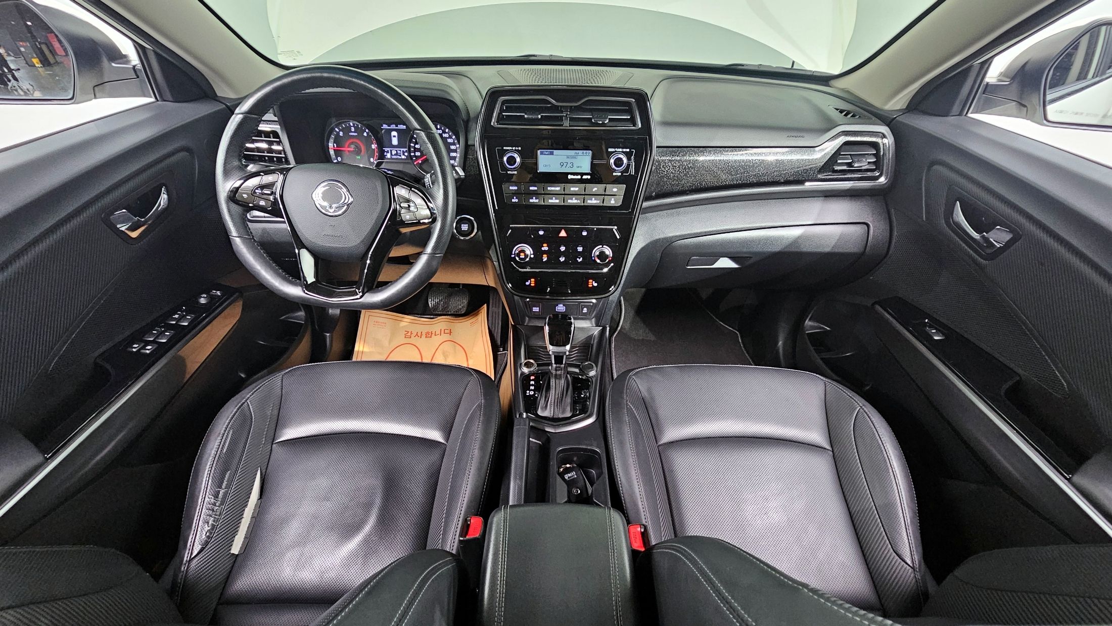 SSANGYONG TIVOLI VERY NEW 2019