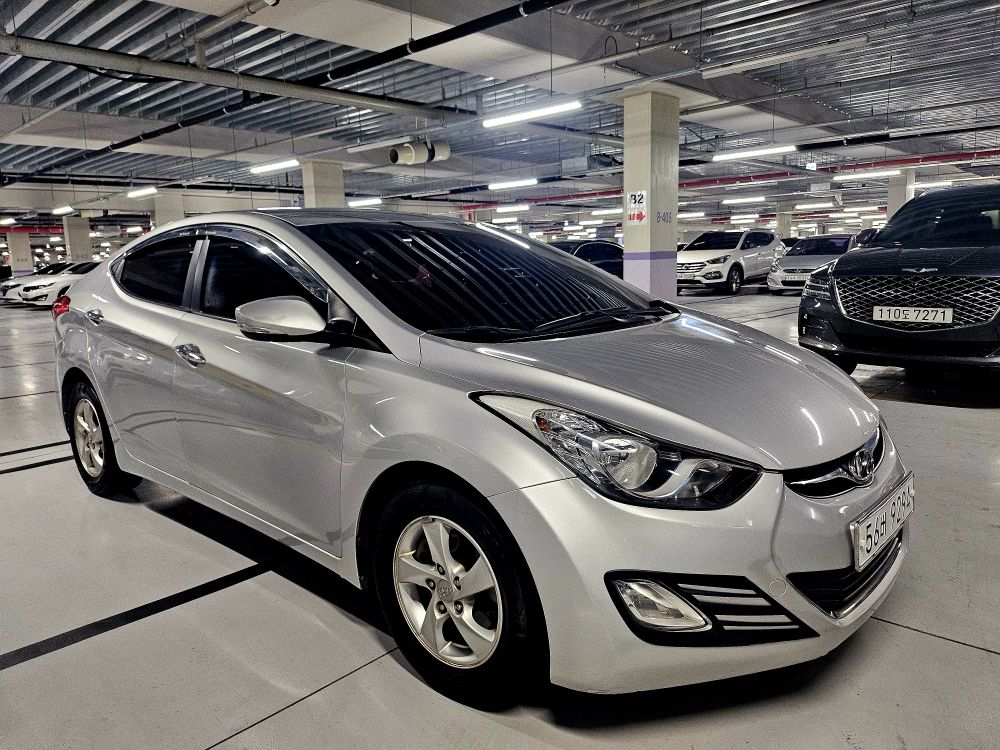 HYUNDAI AVANTE MD 2010