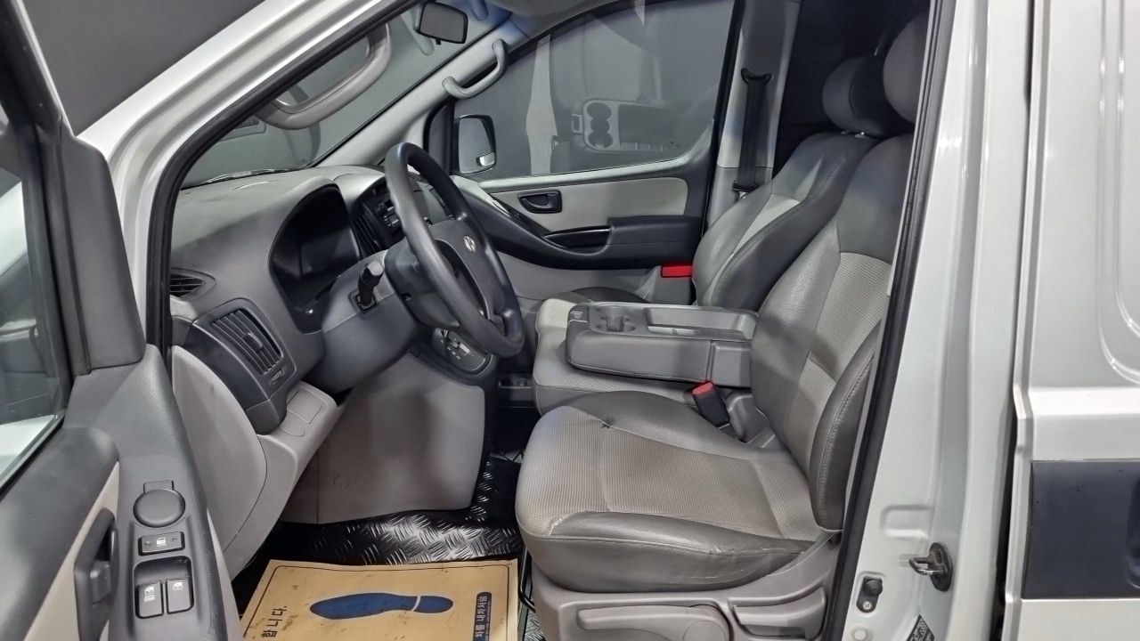 HYUNDAI STAREX GRAND 2008