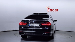 BMW 7-SERIES G11 2016