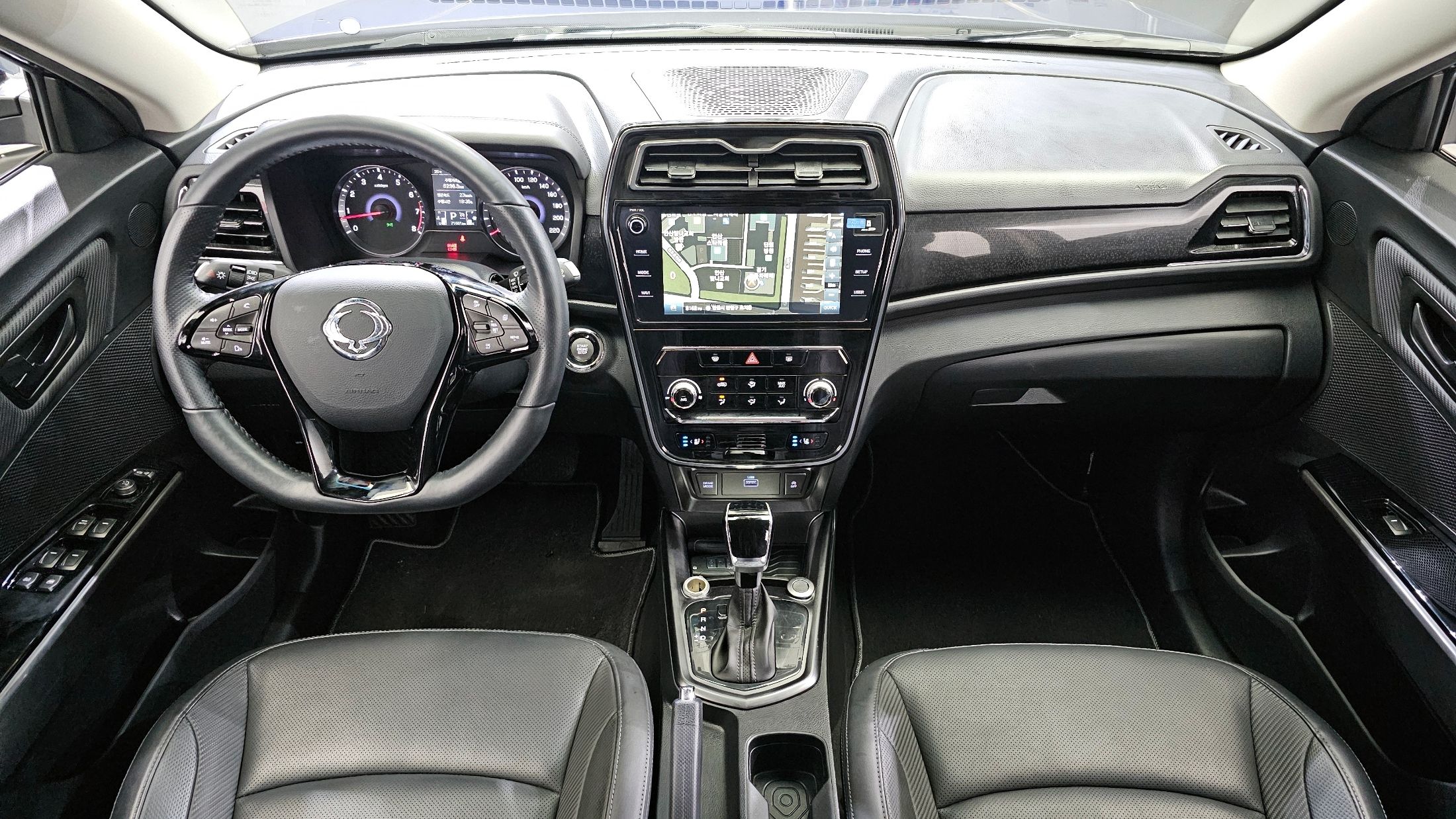 SSANGYONG TIVOLI VERY NEW 2020