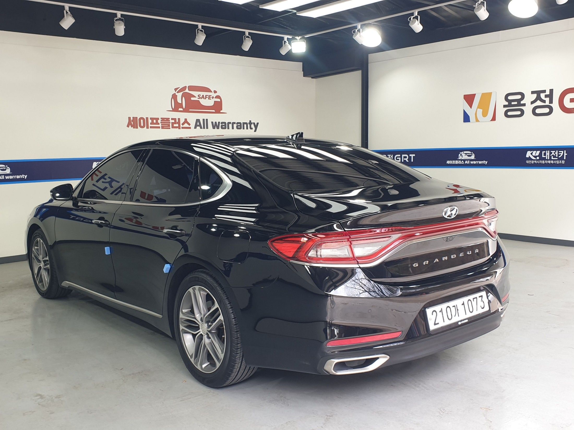HYUNDAI GRANDEUR IG 2017