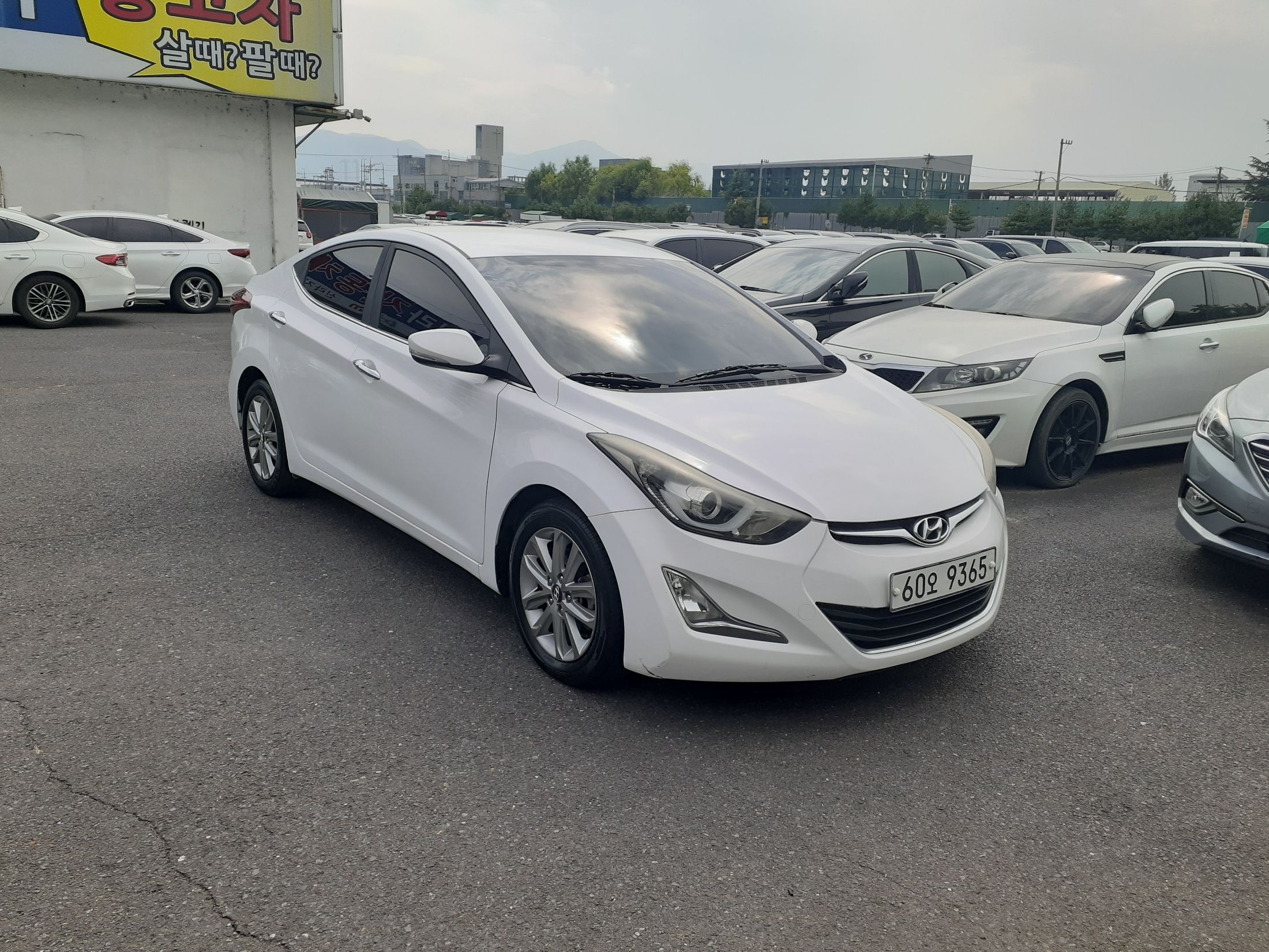 HYUNDAI AVANTE 2013