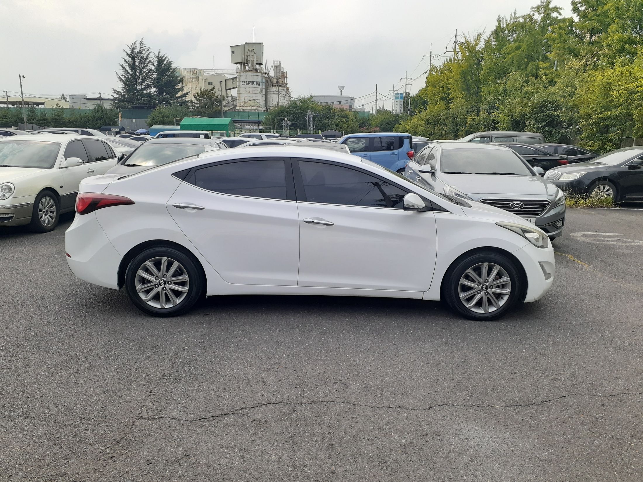HYUNDAI AVANTE 2013