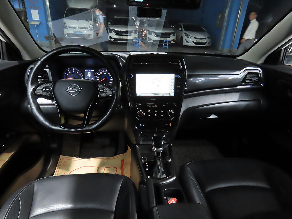 SSANGYONG TIVOLI VERY NEW 2021