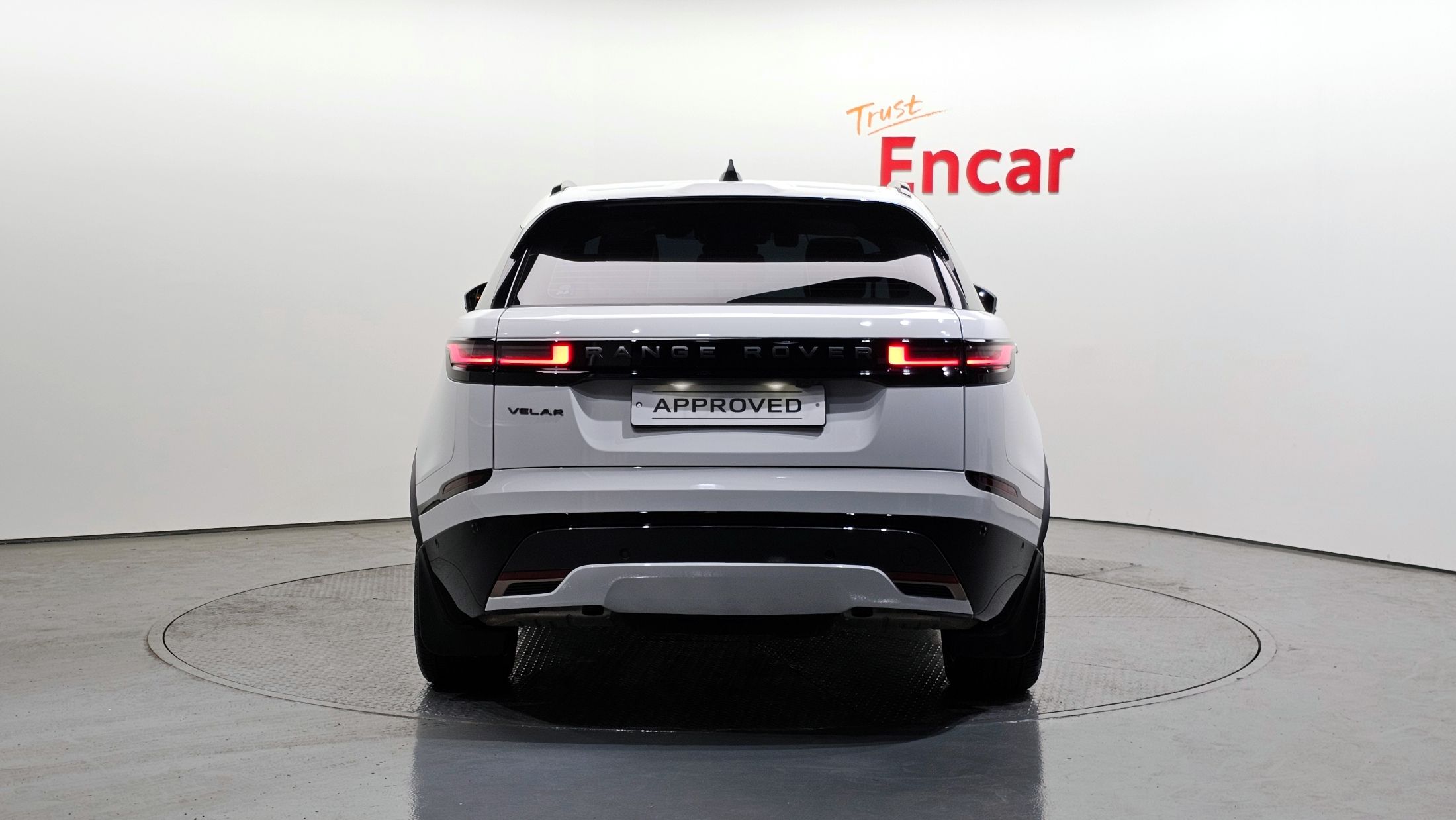 LAND ROVER RANGE ROVER VELAR 2025