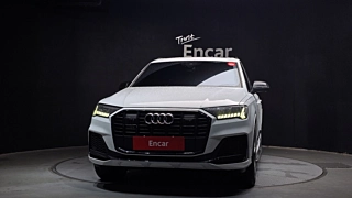 AUDI Q7 4M 2023