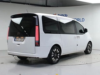 HYUNDAI STARIA  Lounge 9 Seater 2021
