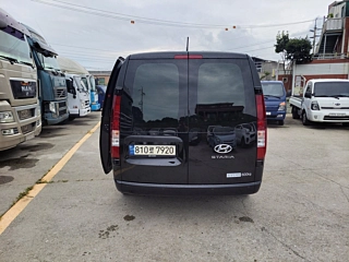 HYUNDAI STARIA 2023